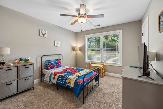 2045 Mann Rd, Lebanon, TN 37087