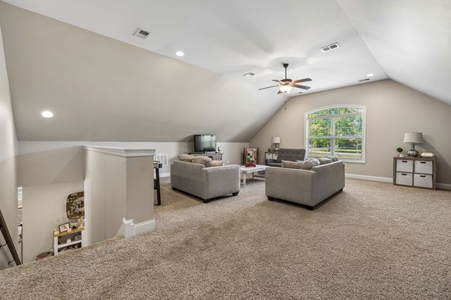 2045 Mann Rd, Lebanon, TN 37087