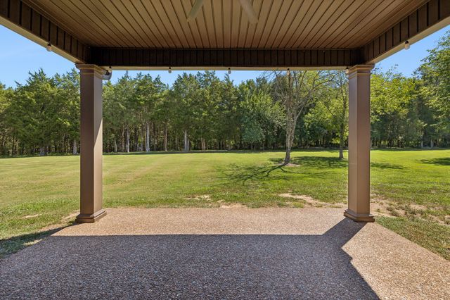 2045 Mann Rd, Lebanon, TN 37087