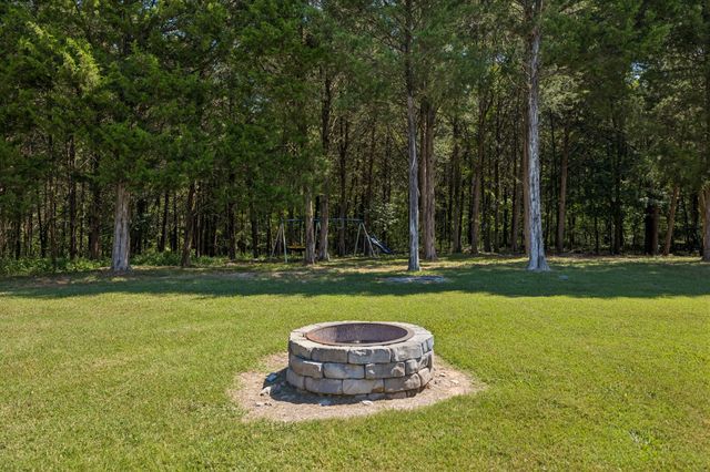 2045 Mann Rd, Lebanon, TN 37087