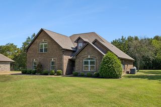 2045 Mann Rd, Lebanon, TN 37087