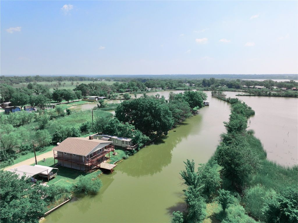 2425 Grapevine Court, Weatherford, TX 76087