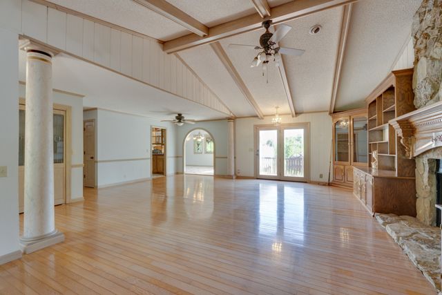 692 Tanglewood Dr, Woodbury, TN 37190