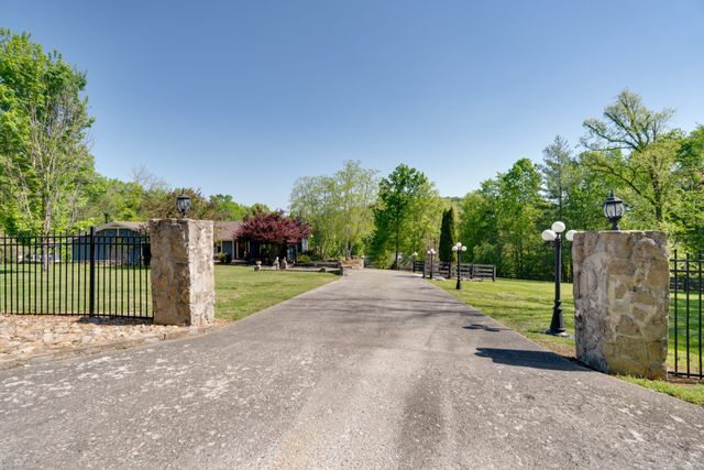 692 Tanglewood Dr, Woodbury, TN 37190