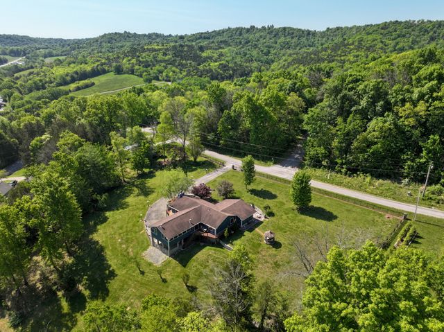 692 Tanglewood Dr, Woodbury, TN 37190