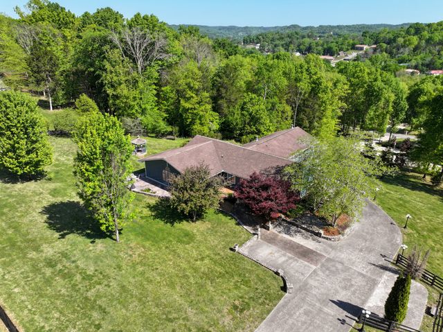 692 Tanglewood Dr, Woodbury, TN 37190