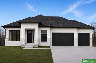 10019 Prospect Street, Papillion, NE 68046