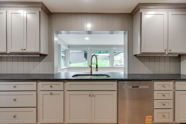 395 Robinson Lane, Decatur, TN 37322