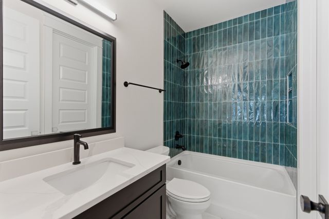 900B Gale Ln, Nashville, TN 37204