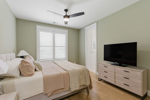 900B Gale Ln, Nashville, TN 37204