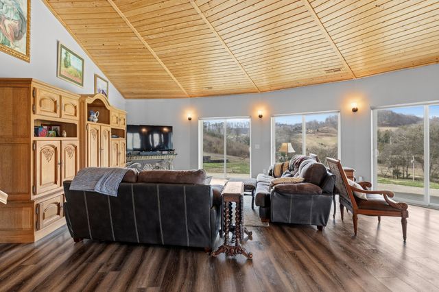 2031 Creecy Hollow Rd, Pulaski, TN 38478