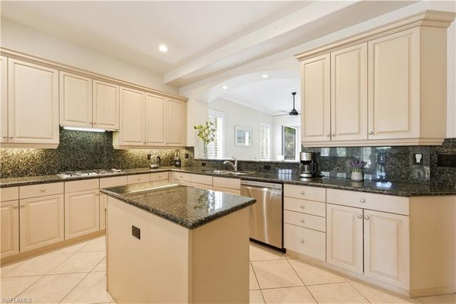 2859 Tiburon BLVD E 102, Naples, FL 34109