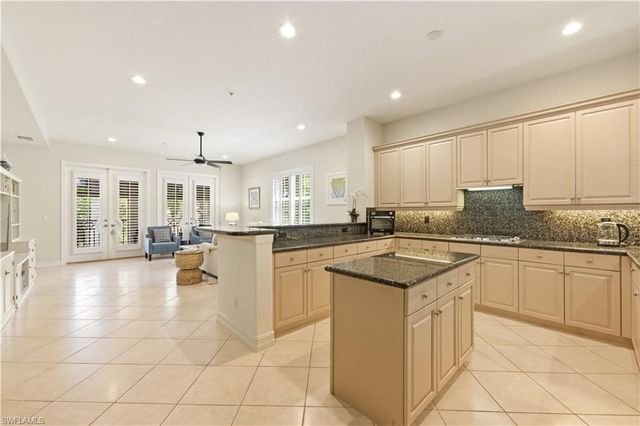 2859 Tiburon BLVD E 102, Naples, FL 34109