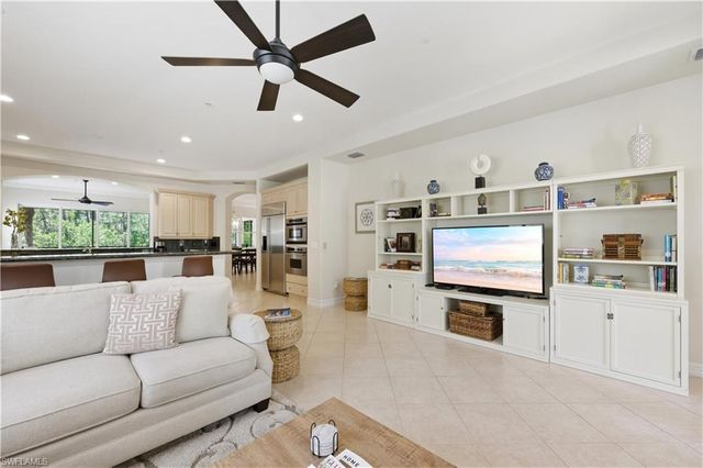 2859 Tiburon BLVD E 102, Naples, FL 34109