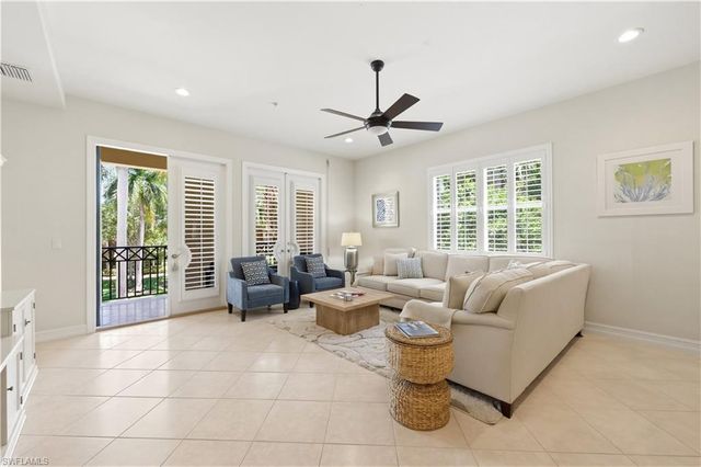 2859 Tiburon BLVD E 102, Naples, FL 34109