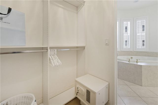 2859 Tiburon BLVD E 102, Naples, FL 34109