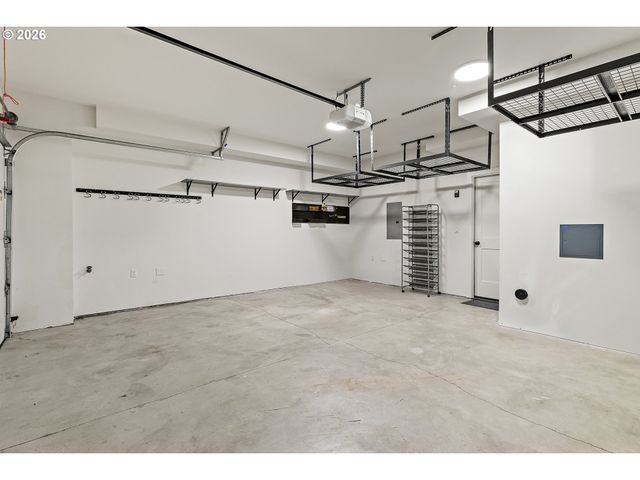 11367 Sw CAPITOL Hwy, Portland, OR 97219