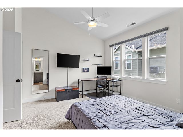 11367 Sw CAPITOL Hwy, Portland, OR 97219