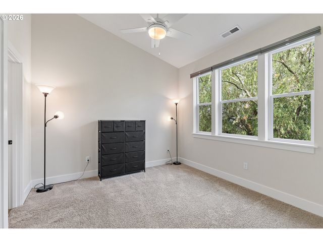 11367 Sw CAPITOL Hwy, Portland, OR 97219