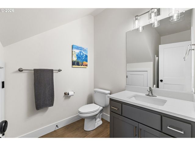 11367 Sw CAPITOL Hwy, Portland, OR 97219