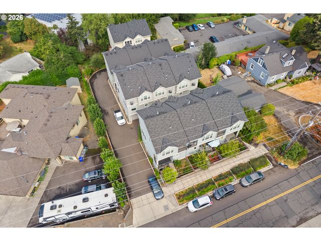 11367 Sw CAPITOL Hwy, Portland, OR 97219