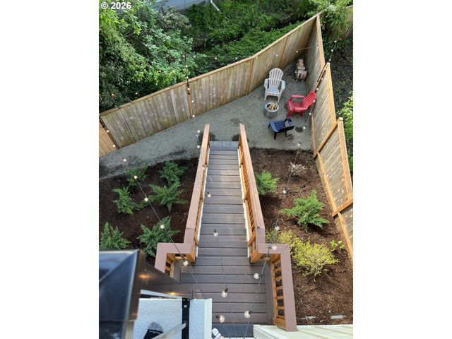11367 Sw CAPITOL Hwy, Portland, OR 97219