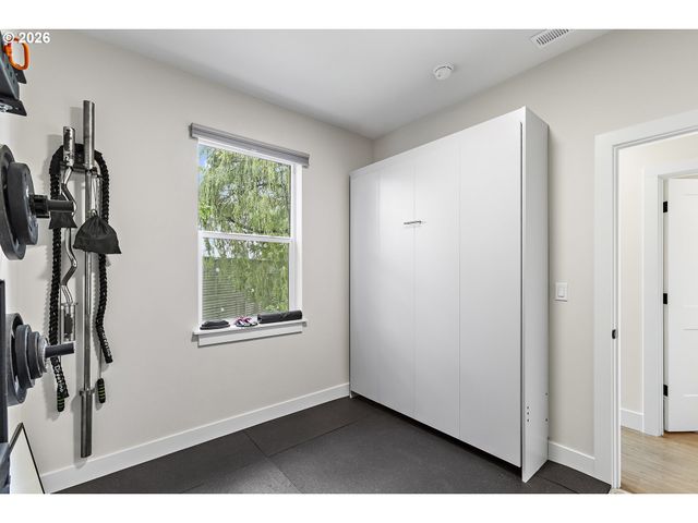 11367 Sw CAPITOL Hwy, Portland, OR 97219