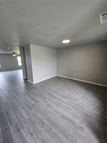 5702 Marietta Drive, Arlington, TX 76017