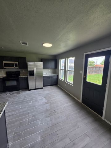 5702 Marietta Drive, Arlington, TX 76017