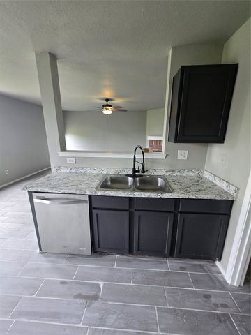 5702 Marietta Drive, Arlington, TX 76017