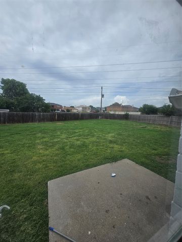 5702 Marietta Drive, Arlington, TX 76017