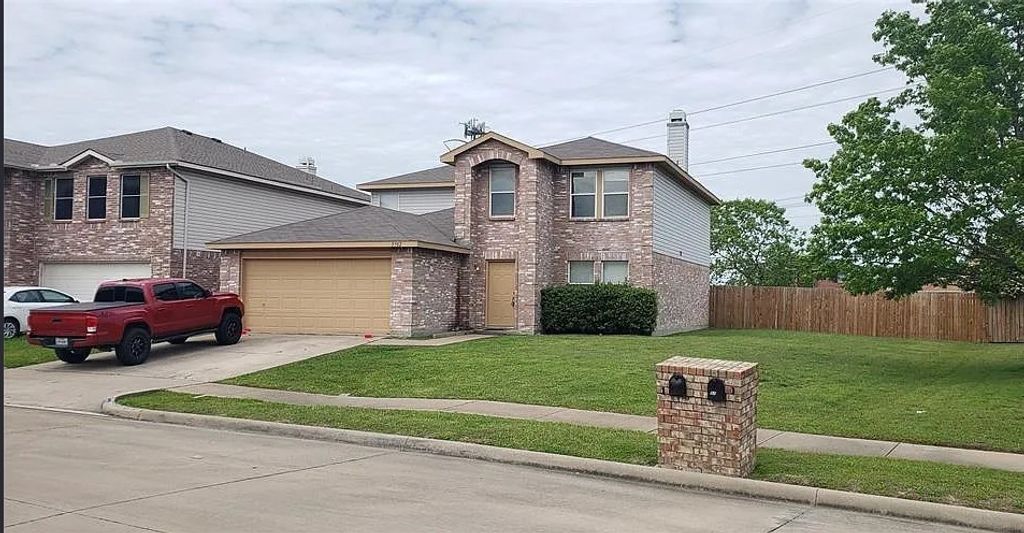 5702 Marietta Drive, Arlington, TX 76017