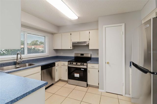 5101 NASHVILLE DRIVE, Tampa, FL 33624