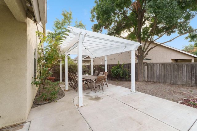 3150 N Madison Way, Hanford, CA 93230