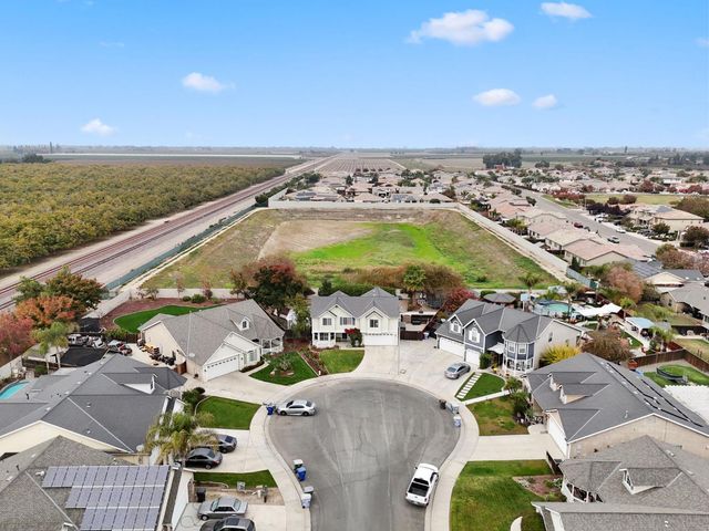 3150 N Madison Way, Hanford, CA 93230