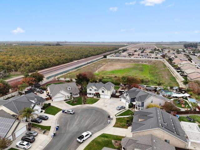 3150 N Madison Way, Hanford, CA 93230