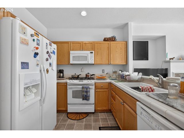 2242 Nw 168TH Pl, Beaverton, OR 97006
