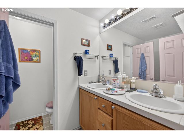 2242 Nw 168TH Pl, Beaverton, OR 97006