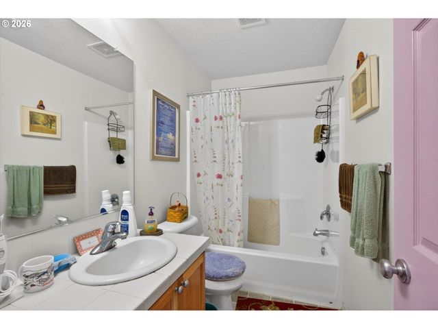 2242 Nw 168TH Pl, Beaverton, OR 97006