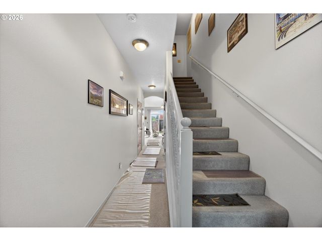 2242 Nw 168TH Pl, Beaverton, OR 97006