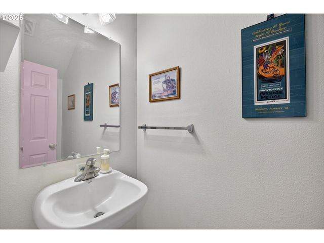 2242 Nw 168TH Pl, Beaverton, OR 97006