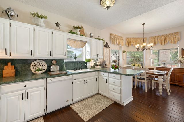 1110 Hampshire Drive, Waxahachie, TX 75165