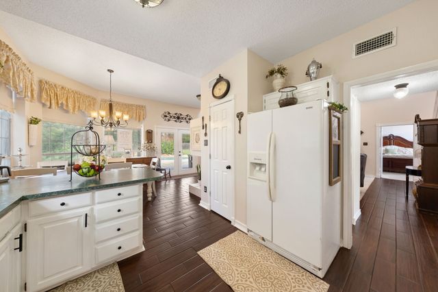 1110 Hampshire Drive, Waxahachie, TX 75165