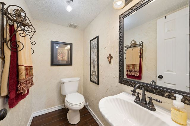 1110 Hampshire Drive, Waxahachie, TX 75165