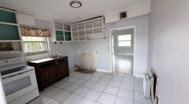 544 NW 10th Street, Florida City, FL 33034