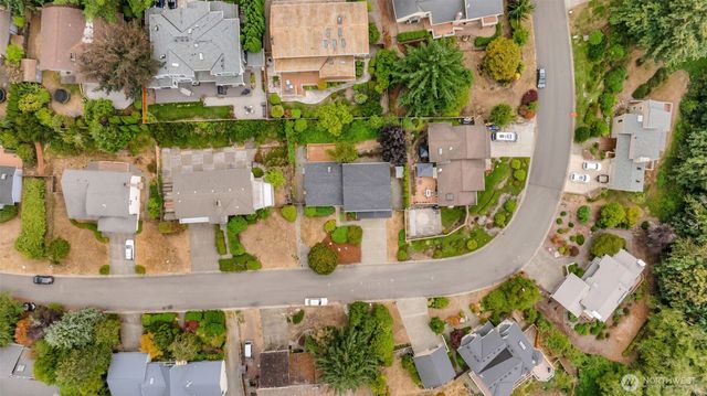 15307 SE 43rd Place, Bellevue, WA 98006