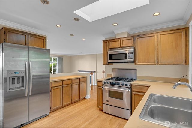 15307 SE 43rd Place, Bellevue, WA 98006