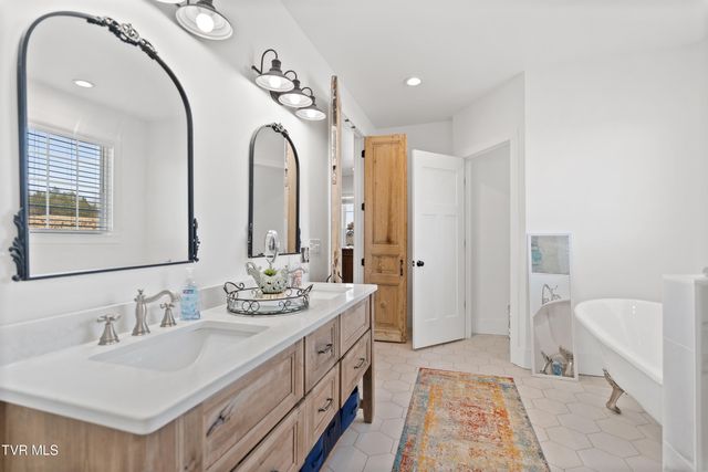 811 Grassy Creek Road, Greeneville, TN 37743