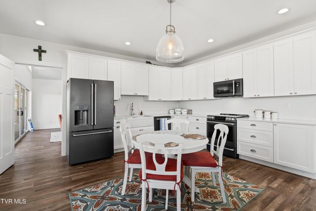 811 Grassy Creek Road, Greeneville, TN 37743