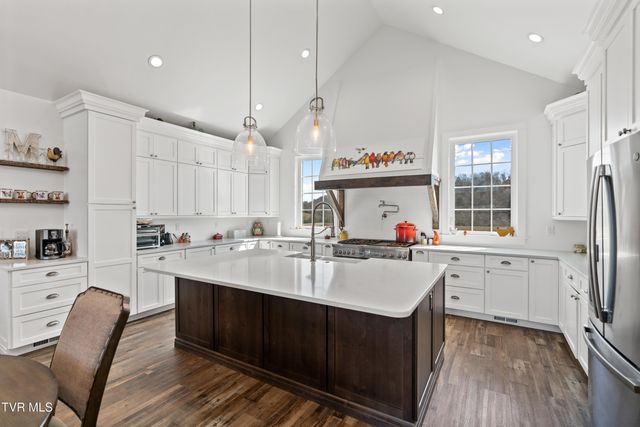 811 Grassy Creek Road, Greeneville, TN 37743